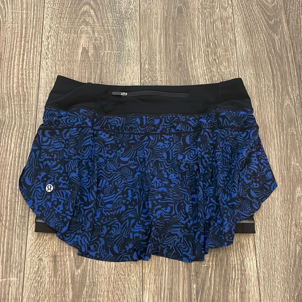 Lululemon skirt size 6